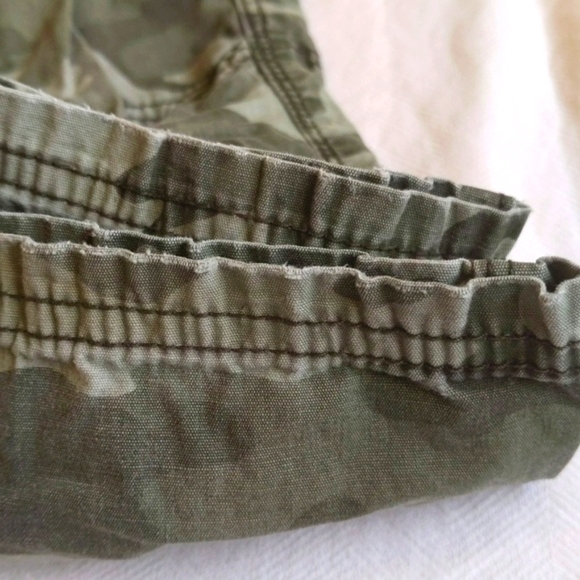 old navy camo straight leg cargo pants 2T unisex toddler - Picture 9 of 9